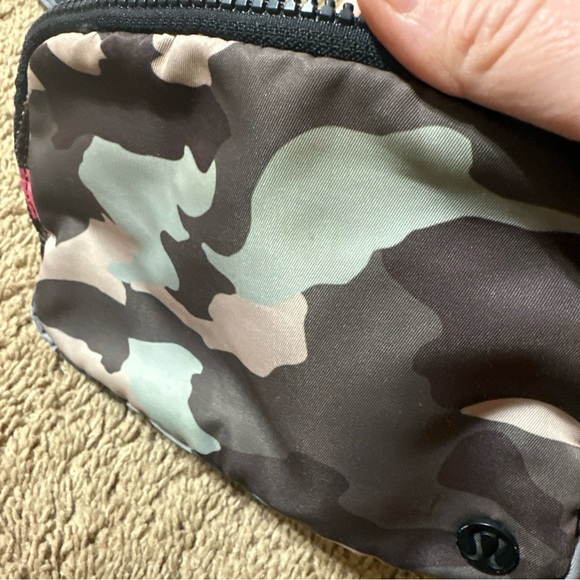 Lululemon Womens Everywhere Belt Bag Heritage Camo Brown Blue Pink Green - Picture 14 of 16